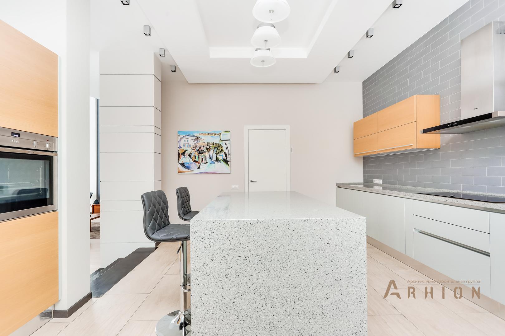 9. Проект двухэтажного дома в современном классическом стиле с многоскатной кровлей, gk-02, площадью - 410 кв c сауной, терассой, балконом, гаражом, эркером, вторым светом